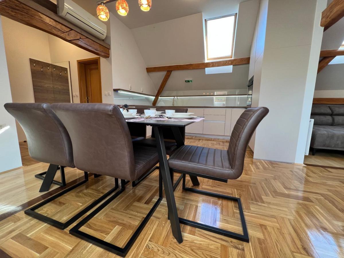 La Luna Rustic Deluxe Apartment With Free Jacuzzi, Bikes & Covered Parking Nasice エクステリア 写真