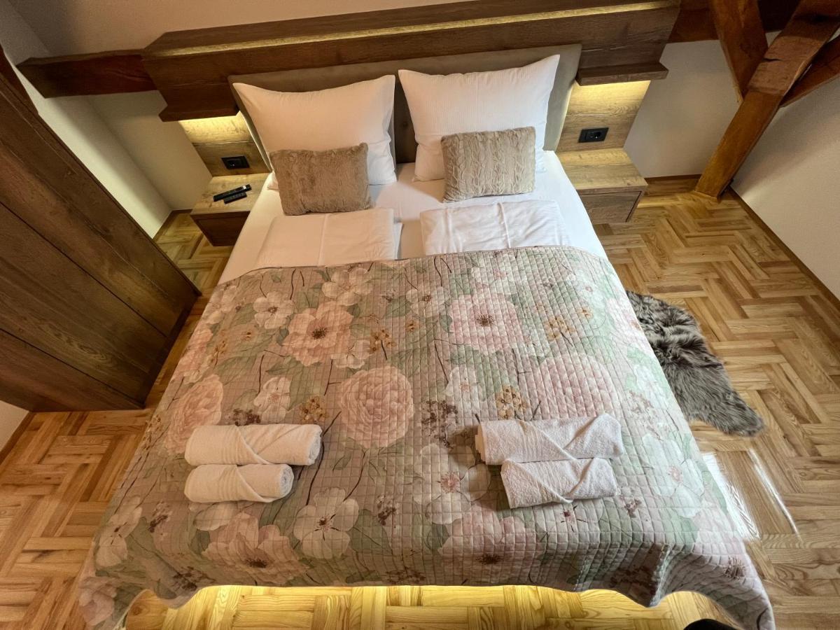 La Luna Rustic Deluxe Apartment With Free Jacuzzi, Bikes & Covered Parking Nasice エクステリア 写真
