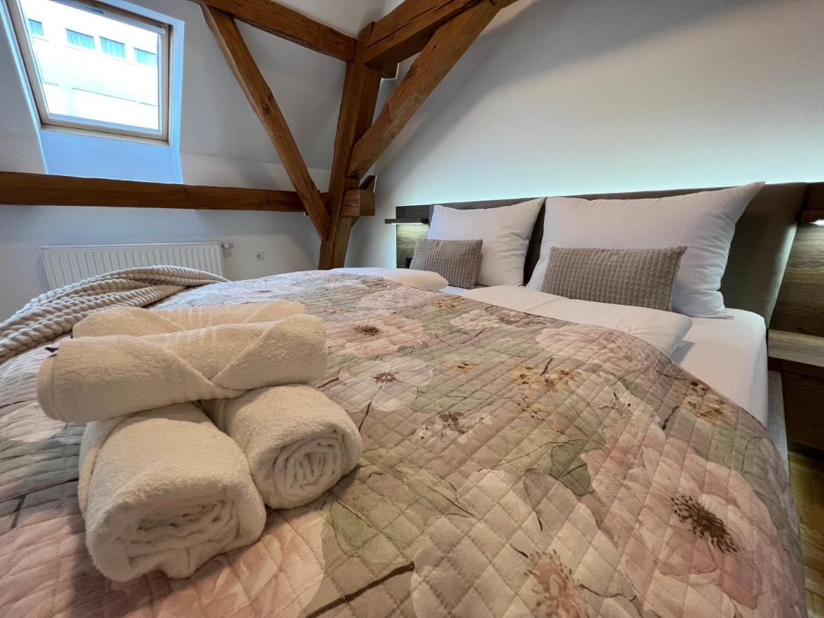 La Luna Rustic Deluxe Apartment With Free Jacuzzi, Bikes & Covered Parking Nasice エクステリア 写真