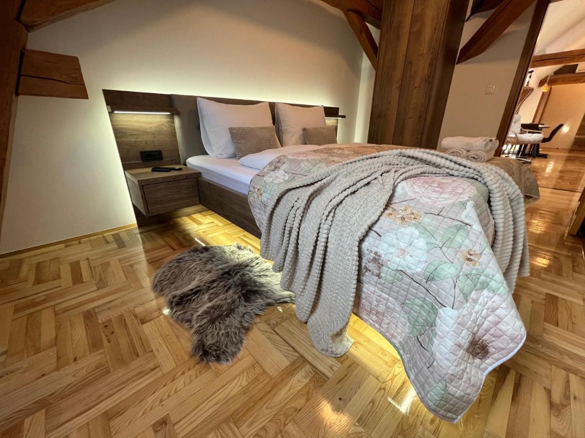 La Luna Rustic Deluxe Apartment With Free Jacuzzi, Bikes & Covered Parking Nasice エクステリア 写真