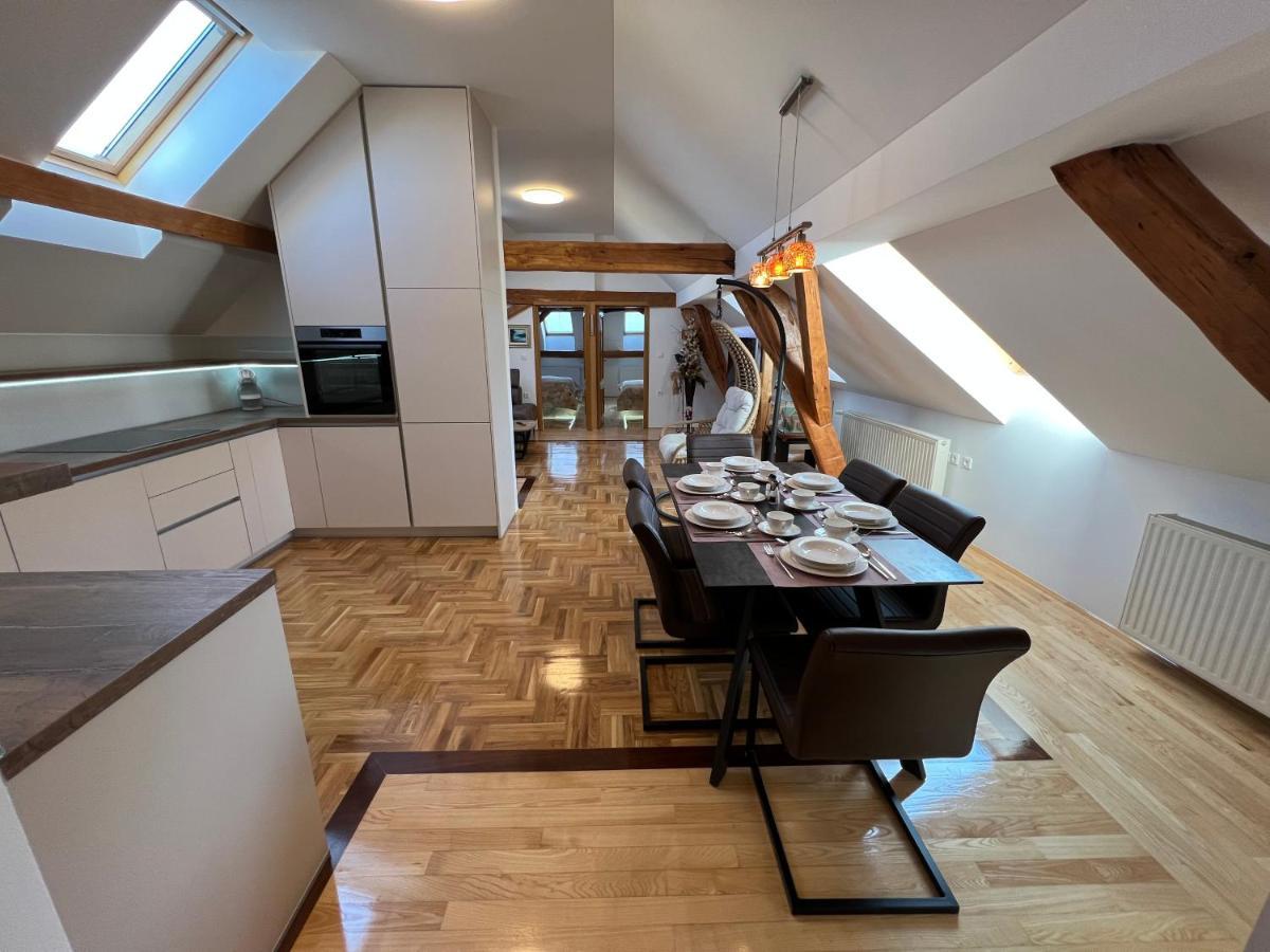 La Luna Rustic Deluxe Apartment With Free Jacuzzi, Bikes & Covered Parking Nasice エクステリア 写真