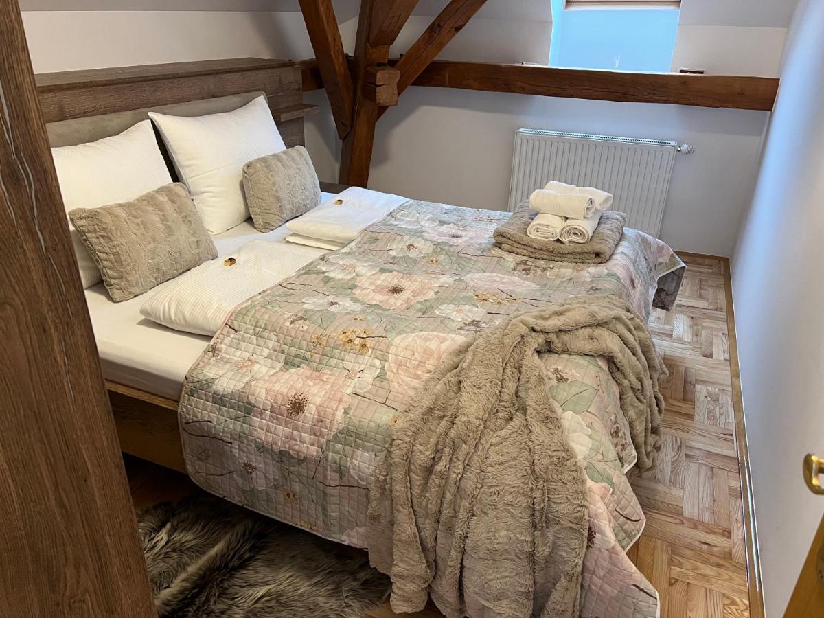 La Luna Rustic Deluxe Apartment With Free Jacuzzi, Bikes & Covered Parking Nasice エクステリア 写真